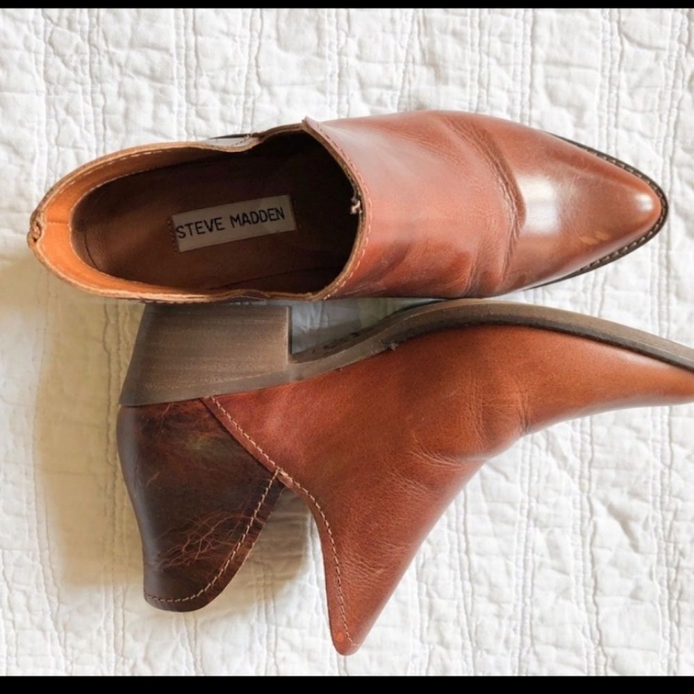 Steve madden side cutout booties